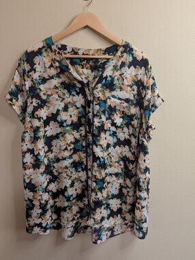 Simply Vera Vera Wang Women’s 2X Floral Blouse Navy Multicolor Short Sleeve